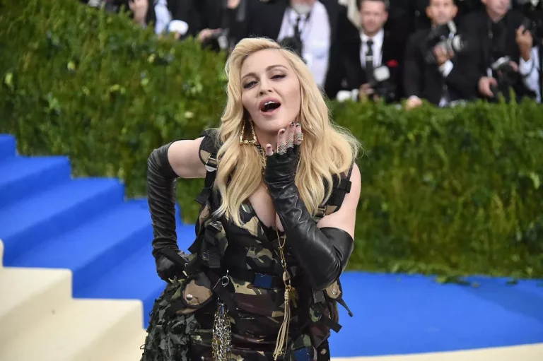 Madonna libera a versão remix de Ray Of Light