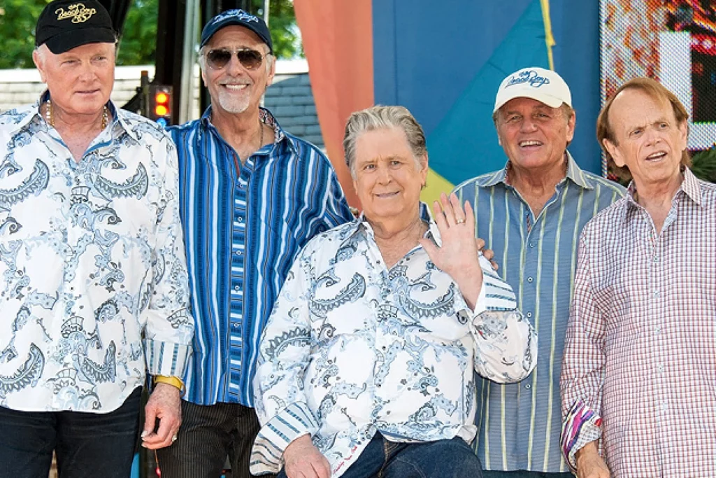 The Beach Boys comemora 60 anos com seus maiores sucessos