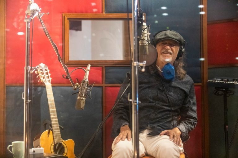 Alceu Valença lança seu primeiro audiovisual, Sem Pensar No Amanhã, no dia 15 de julho