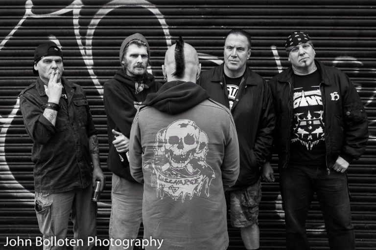 Discharge volta ao Brasil para show único em São Paulo
