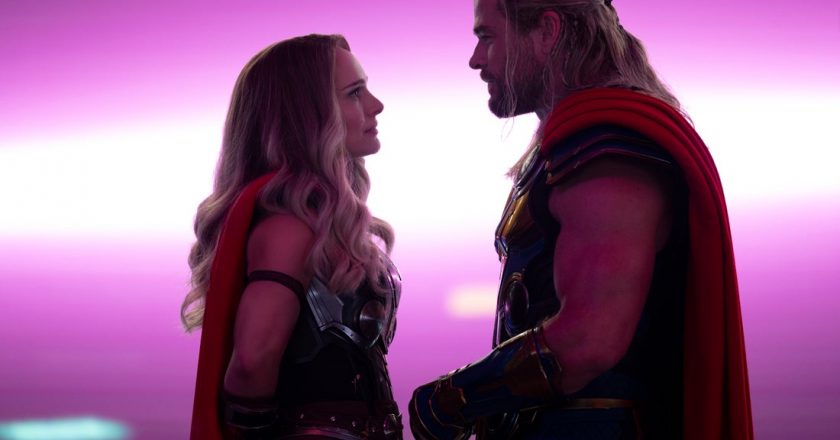 Momentos que Thor provou ser gente como a gente em Thor: Amor e Trovão