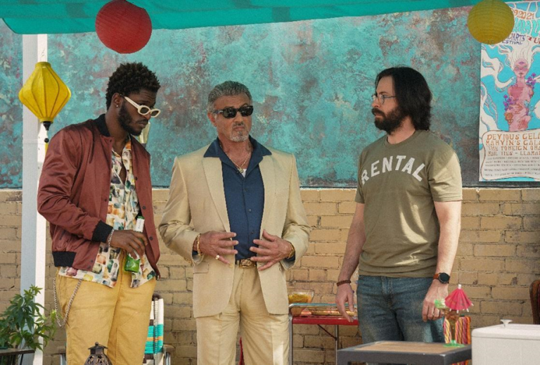 atores em uma cena da série Tulsa King