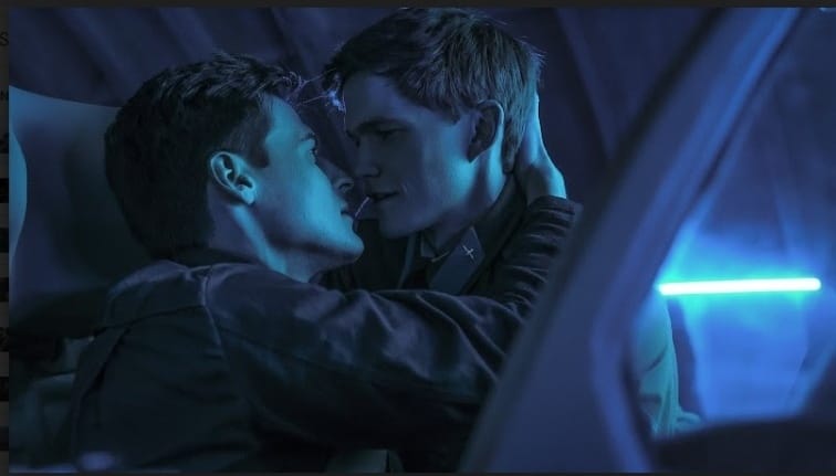 Segredos de Guerra traz trama LGBTQIA+ e chega aos cinemas em 5 de janeiro