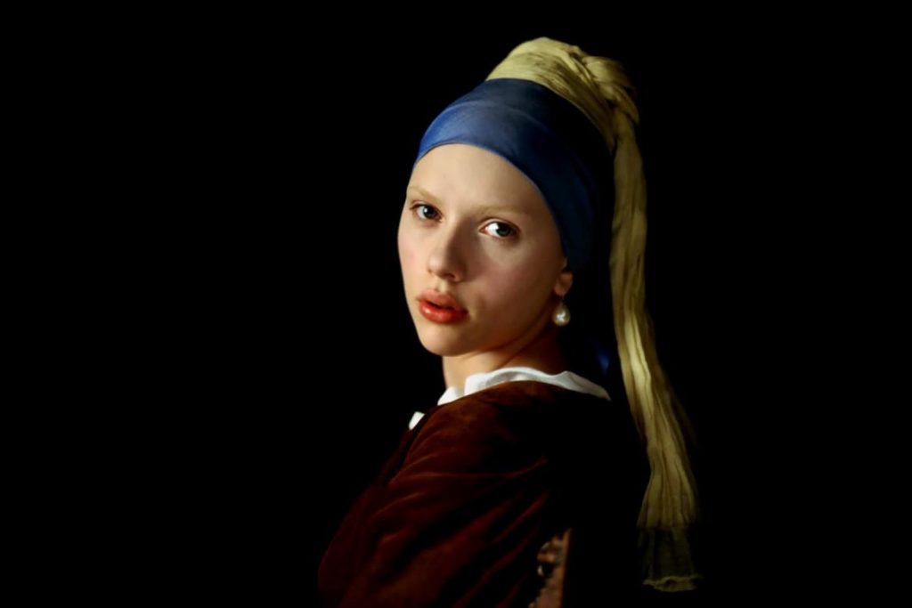 Scarlett Johansson caracterizada da sua personagem no longa A Moça com Brinco de Pérola