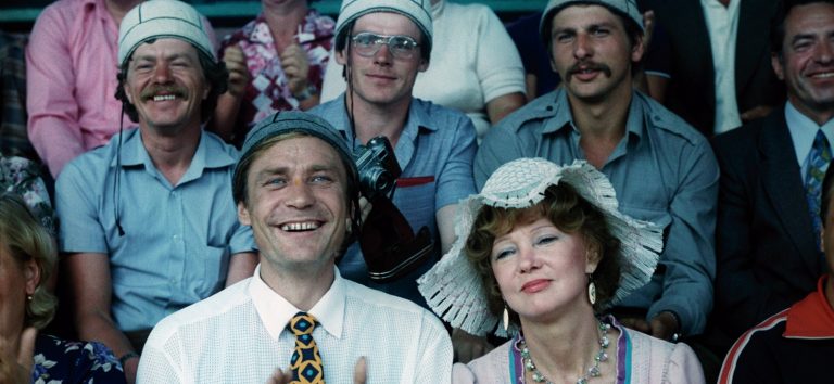 Cena do filme Amor e Pombas, sendo um dos filmes russos da Mostra Mosfilm