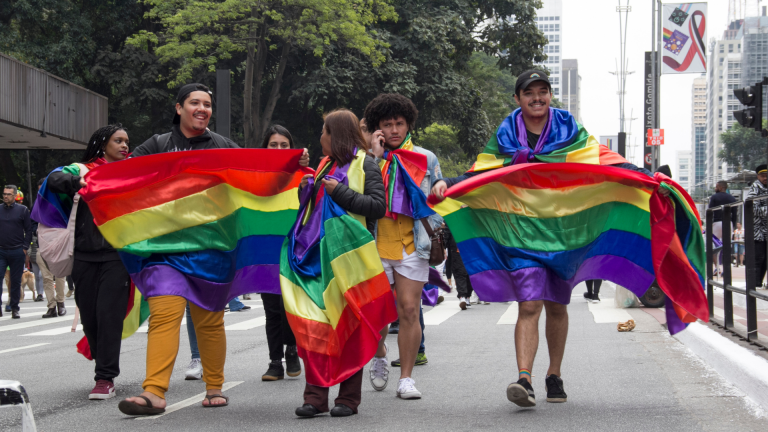 Parada do Orgulho volta às ruas pela busca de direitos e políticas sociais para as pessoas LGBT+