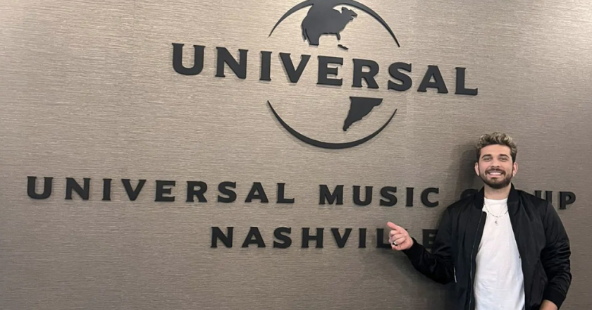Gustavo Mioto se prepara para novos desafios na carreira e visita gravadora em Nashville