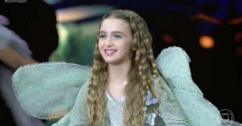 Eva Huck rouba a cena ao cantar e dançar para Angélica no Domingão com Huck