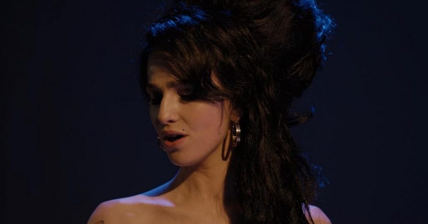 Confira o trailer de Back to Black, cinebiografia de Amy Winehouse