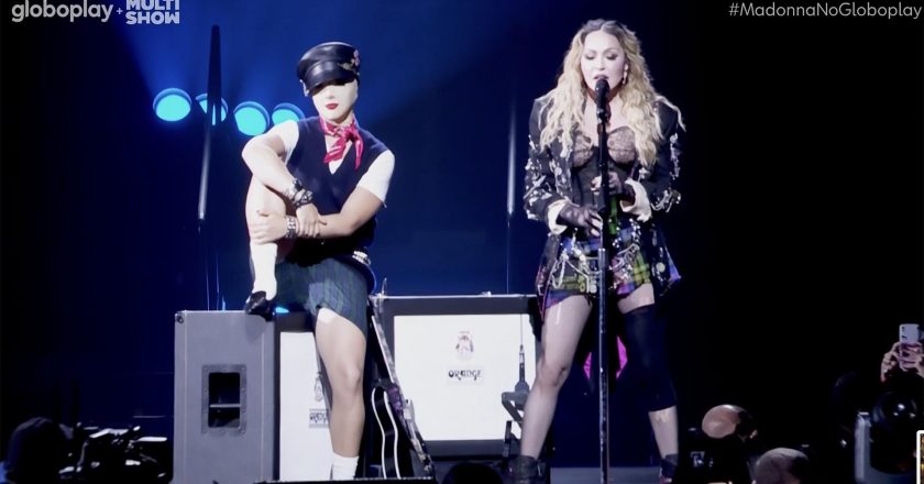 Madonna reúne mais de 1,6 milhão de pessoas na Praia de Copacabana